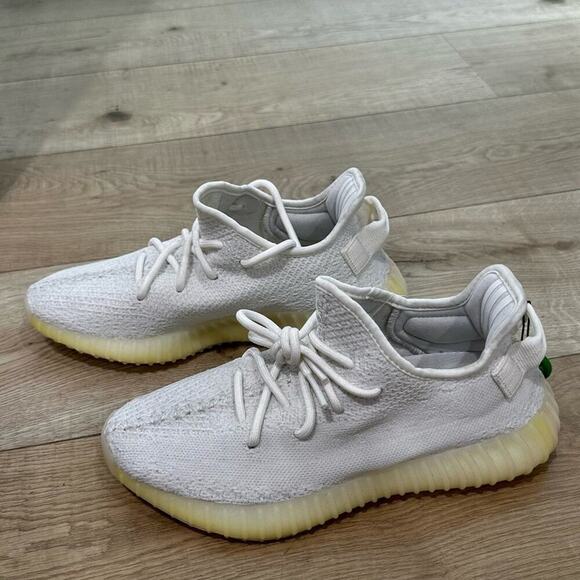 Yeezy 350 v2 cream size 7. NWT without box - Picture 5 of 6